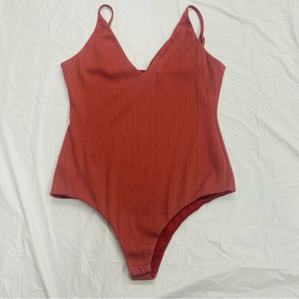 Showpo Bodysuit Womens 6 Mauve Keep It Flowing Ribbed V Neck Thong Shapewear